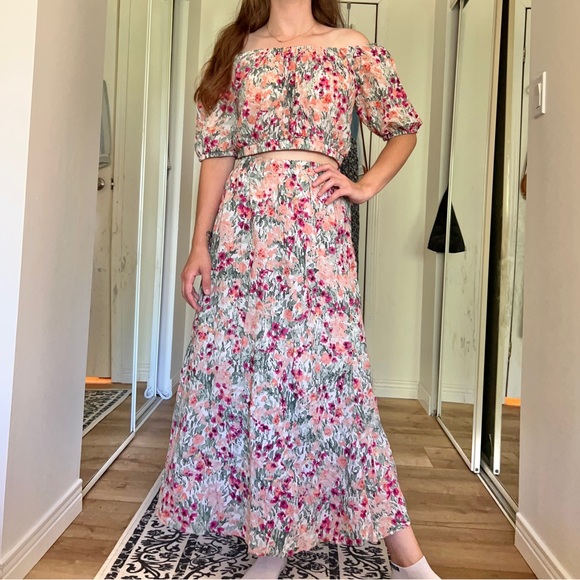 |SOLD| Off shoulder floral skirt set 🌸🌻 - Picture 1 of 7